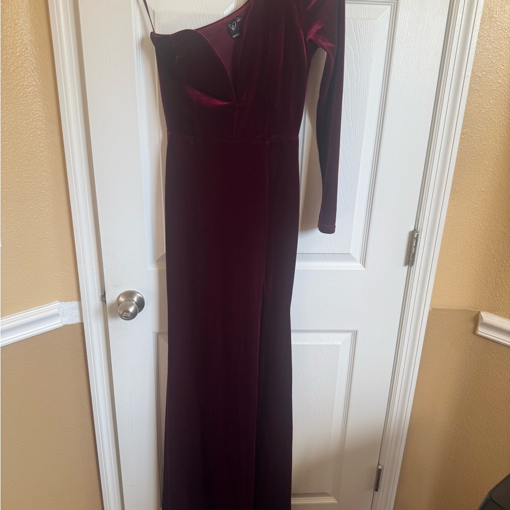 Windsor Velvet Burgundy One-Shoulder Dress